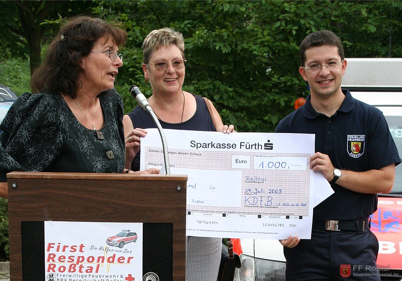 Bild 3 von 10 Großzügige Spende des "Katholischen Frauenbunds Roßtal"