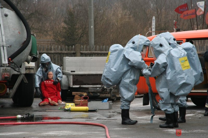 Bild 4 von 5 Vorbereitungen zur Personenrettung