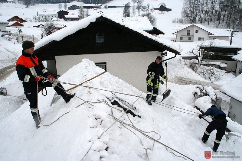 Bild 11 von 12 Info: Die Sicherungsmaßnahmen auf diesem Bild sind unzureichend. Wir haben inzwischen dazugelernt, siehe Lehrgang in Absturzsicherung - 05. Mai 2007