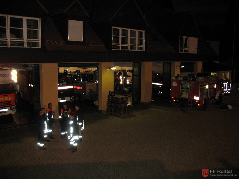 Bild 2 von 12 Aufräumarbeiten am Feuerwehrhaus Baiersdorf