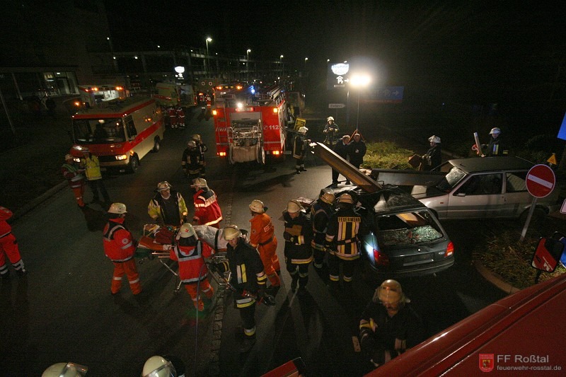 Bild 12 von 26 Verkehrsunfall vor dem Parkhaus