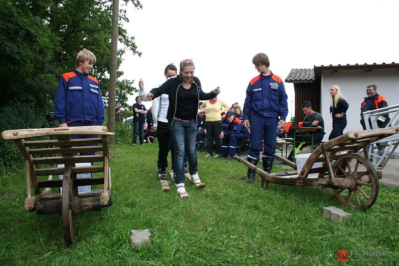 Bild 8 von 30 Schubkarrenrennen