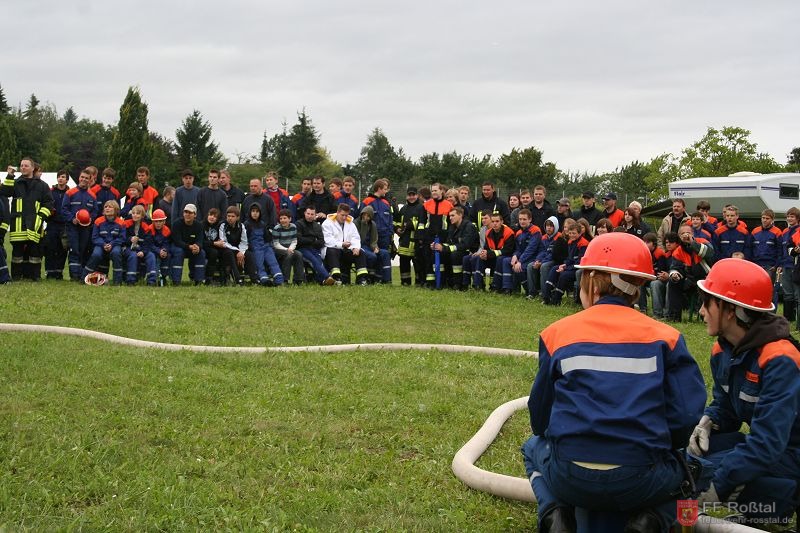 Bild 1 von 19 Jugendfeuerwehr Großweismannsdorf: Löschangriff mit Schaum