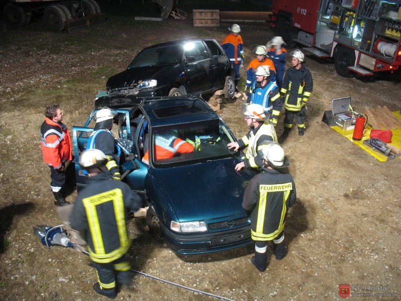 Bild 27 von 50 Verkehrsunfall mit Personenrettung