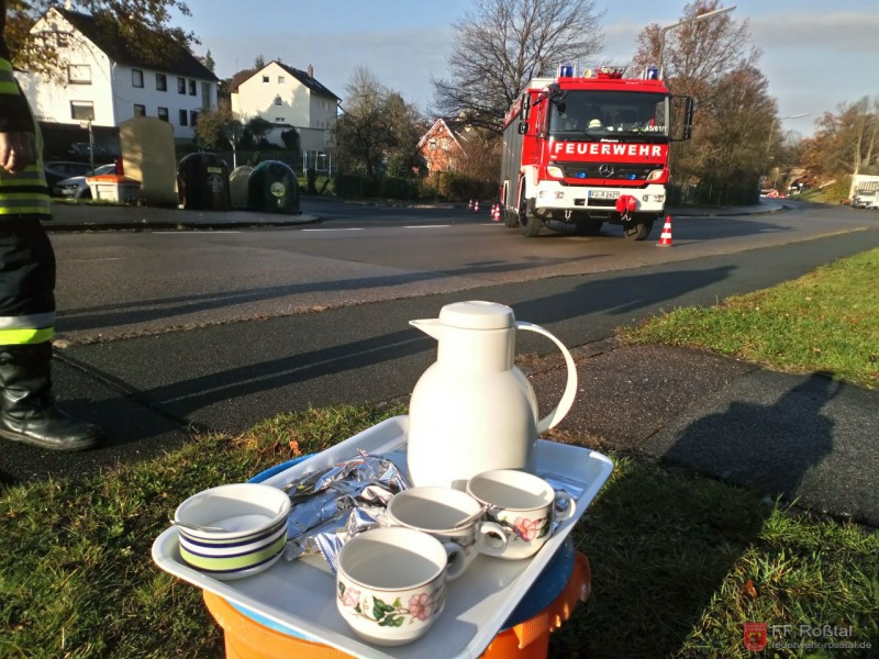 Bild 8 von 8 Vielen Dank an den freundlichen Roßtaler Mitbürger für die Verpflegung der Rüstwagen-Besatzung :-)