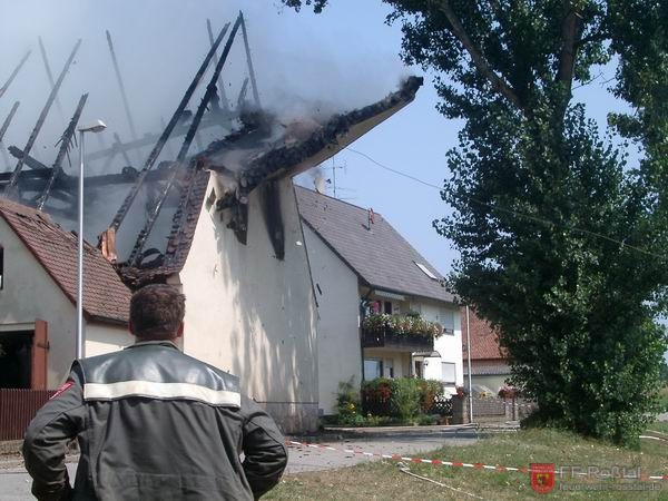 Bild 9 von 15 Da der Giebel einsturtzgefährdet war, wurde er abgerissen.