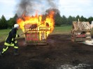 Es droht auf das Nachbargebude berzugreifen
  