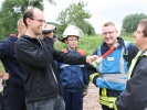 Der Einsatzleiter gibt ein Interview (immer diese Paparazzi) 
  